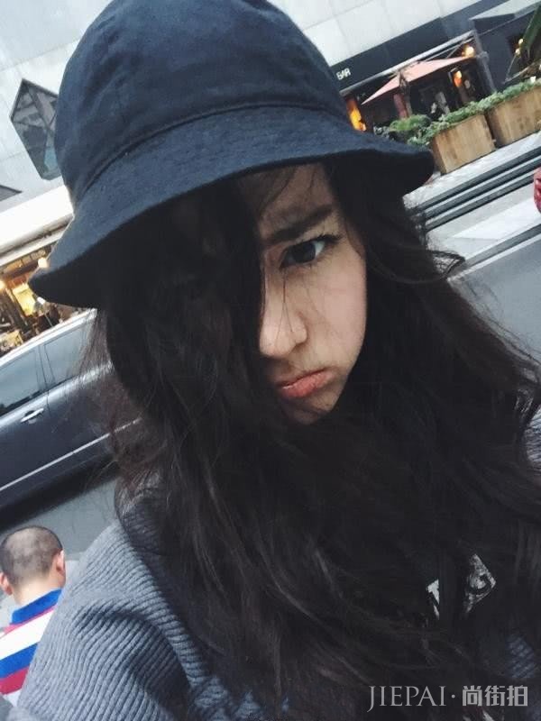 黑色礼帽太有魅力！显气质又显脸小，迪丽热巴亲自示范