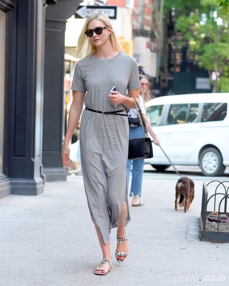 T恤裙一穿就像出门去拿快递的，怎么办？