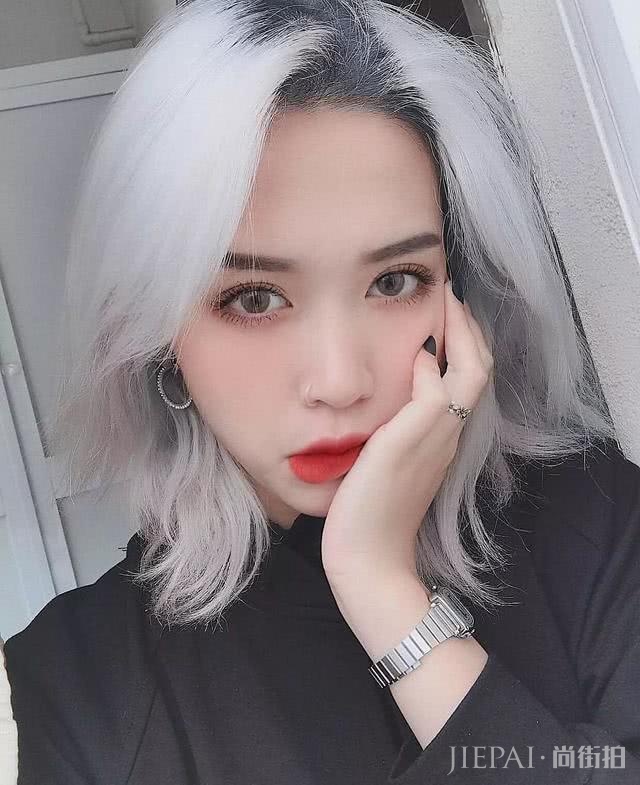 20岁越南小姐姐刷爆ins,在脸上乱画浮夸妆容,吊打P图神器