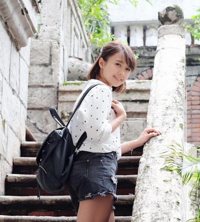 这件香港元气女神,笑容比蜜糖还甜,颜值却“停留”在16岁?