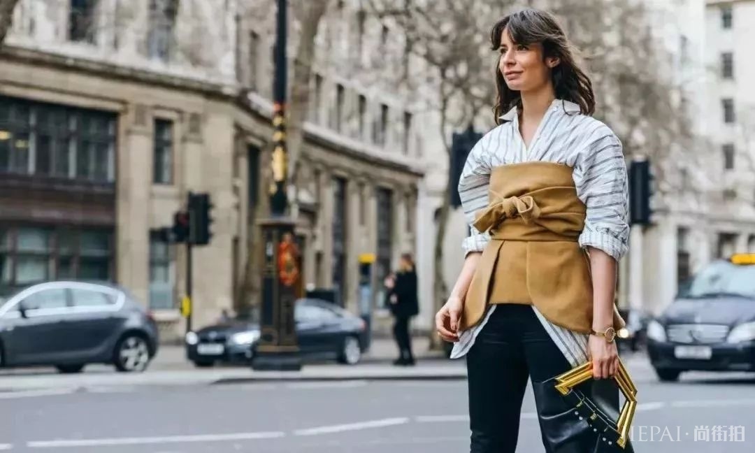 比衬衫更流行的Blouse,在抖音上都爆火!