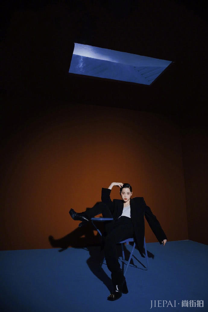 欧阳娜娜剪狗啃头发型!港风造型变化有点大