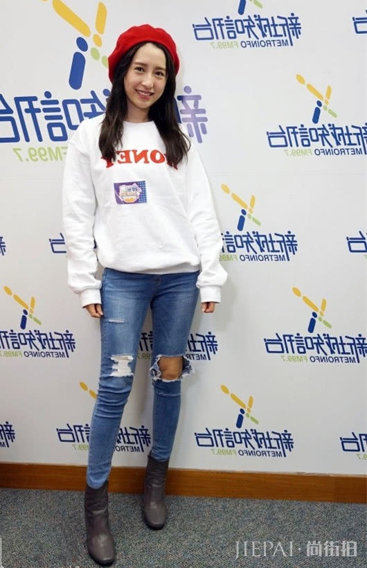 想穿出彩?让小红帽帮你吸睛,搭配不在话下