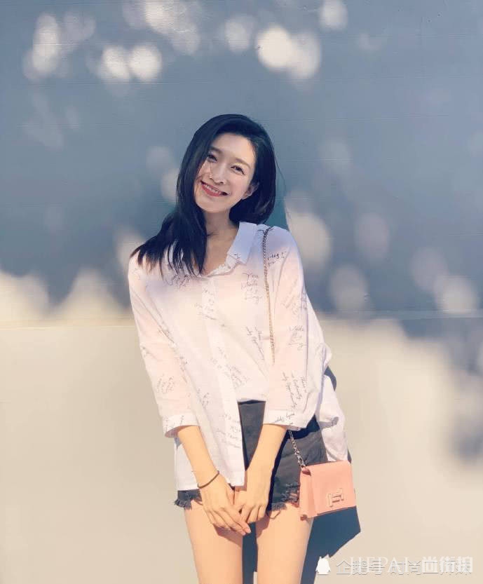 江疏影穿连体裤接地气,但怎么看都是白富美