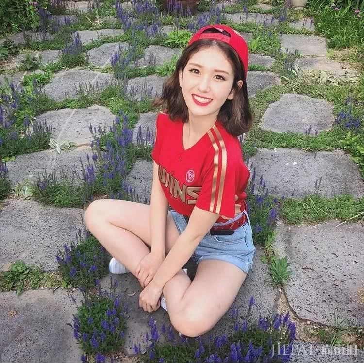 韩版《101》冠军Somi才18岁，这是怎样一个宝藏女孩