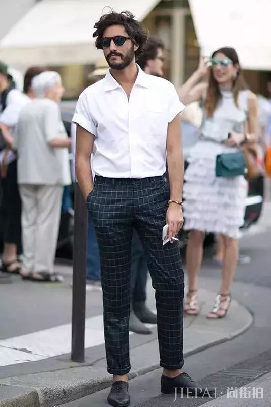 男士短袖衬衣要穿出时尚感,把握这3点很重要