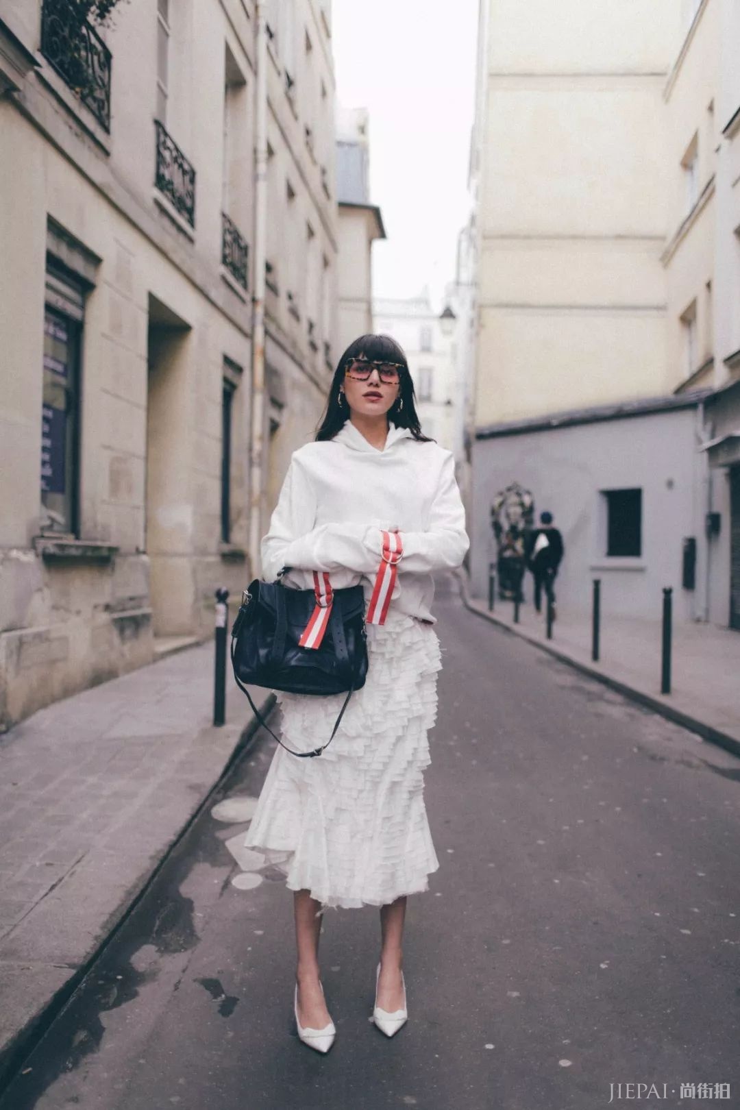 夏天穿什么颜色的衣服容易显白？这里有份超超超详细的攻略