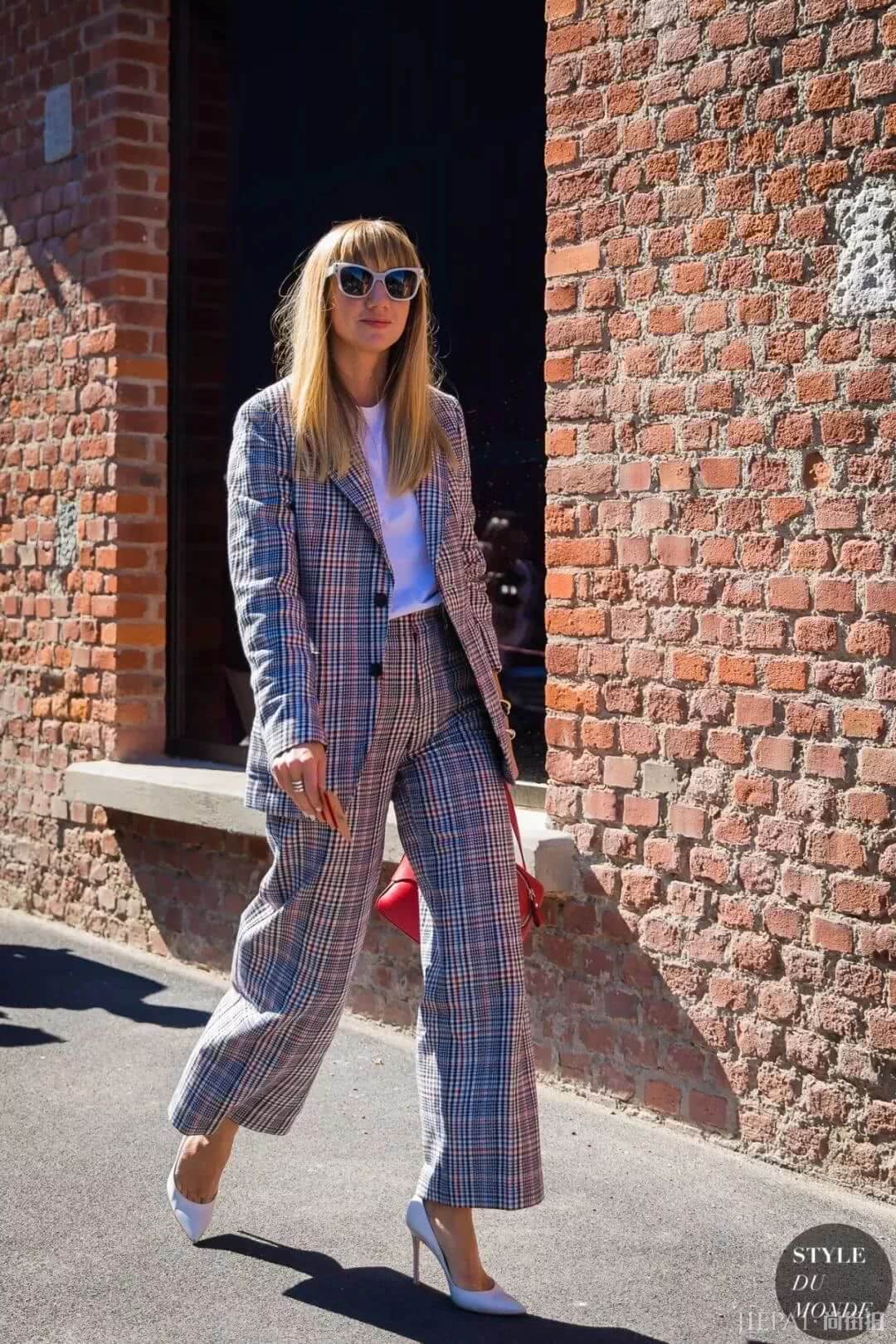 T恤搭配阔腿裤,2019最省事的时尚套路