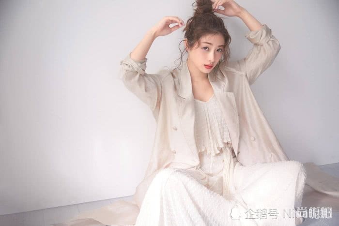 石原里美为奥运火炬大使出席活动,麻花辫运动装元气满满