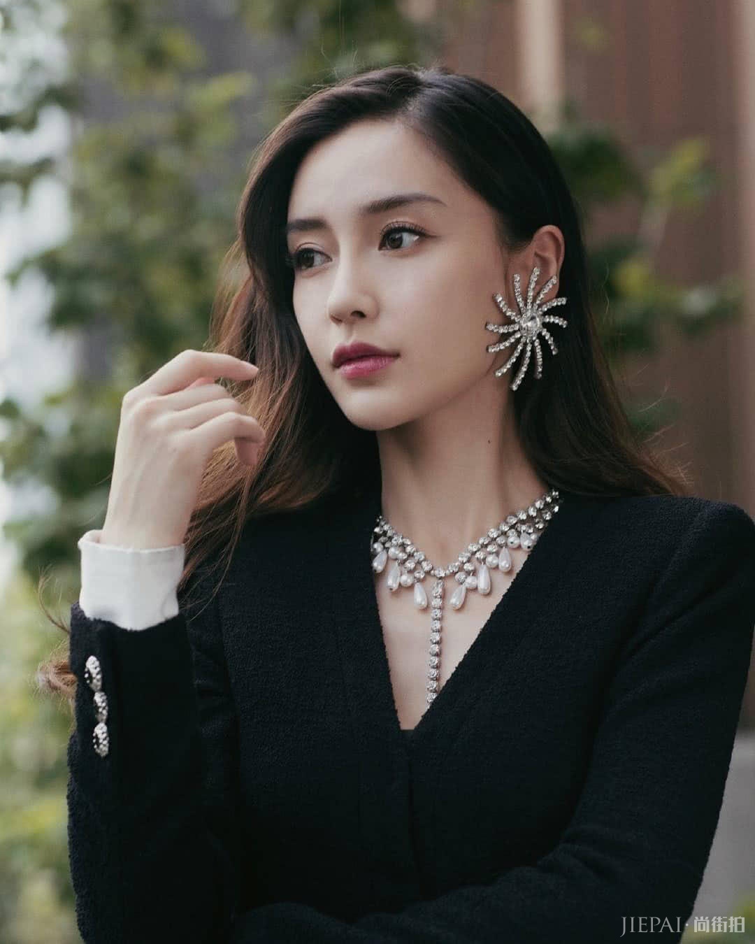 杨颖穿上亮闪闪的礼裙,居然一瞬间就变得高贵起来了