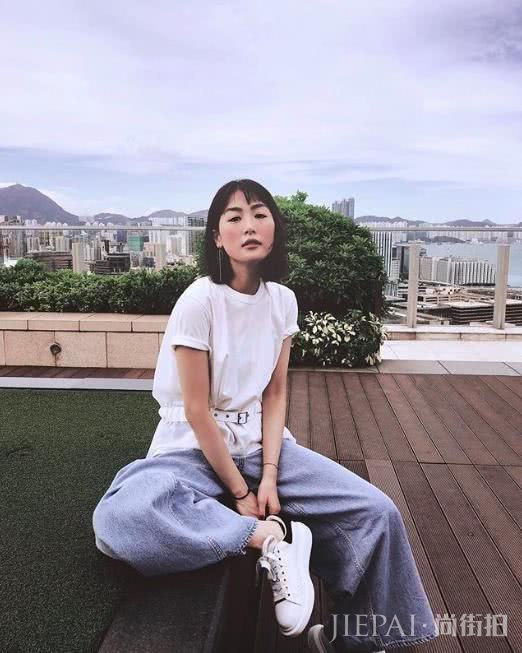 女孩子们今年夏天白T穿搭术在这,学会就能穿出新鲜感