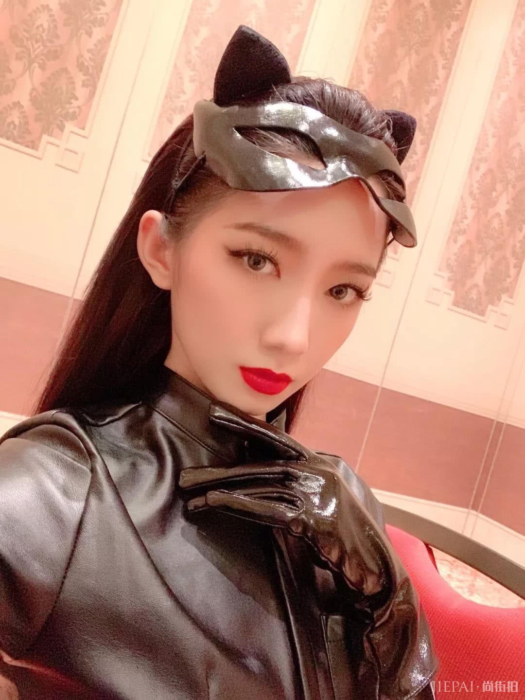 孟美岐的cos“猫女妆”简直绝了