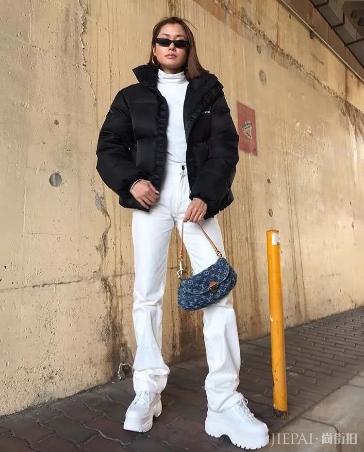 腰包2019年已经过时了，如今最火的It Bag是它！