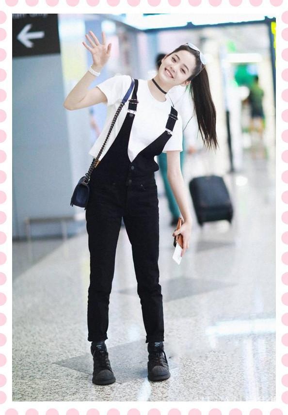 欧阳娜娜卷发配V领裙大秀女人味，转身那刻太美了