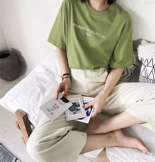 夏季穿清新迷人的牛油果绿单品，给闷热天气带来一丝凉意