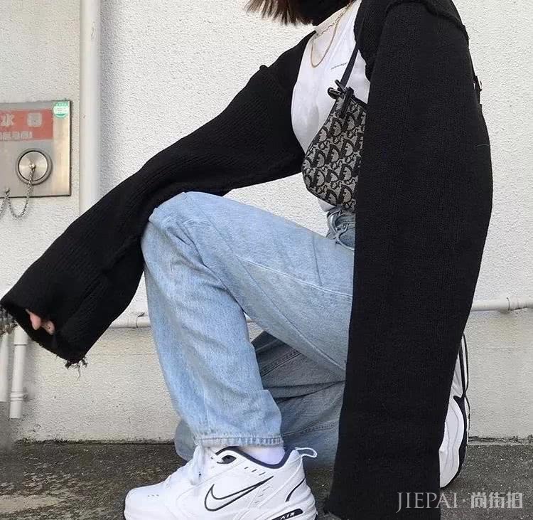 腰包2019年已经过时了，如今最火的It Bag是它！