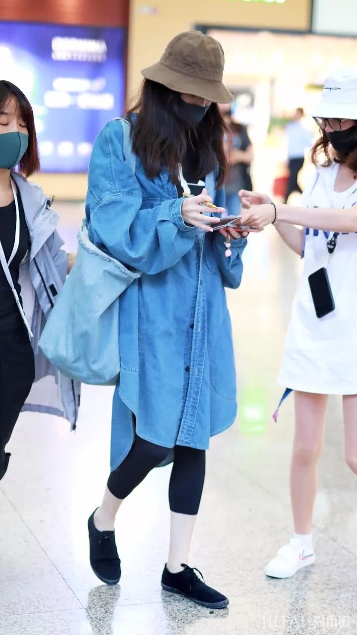 明星街拍 6月又到乱穿衣的季节