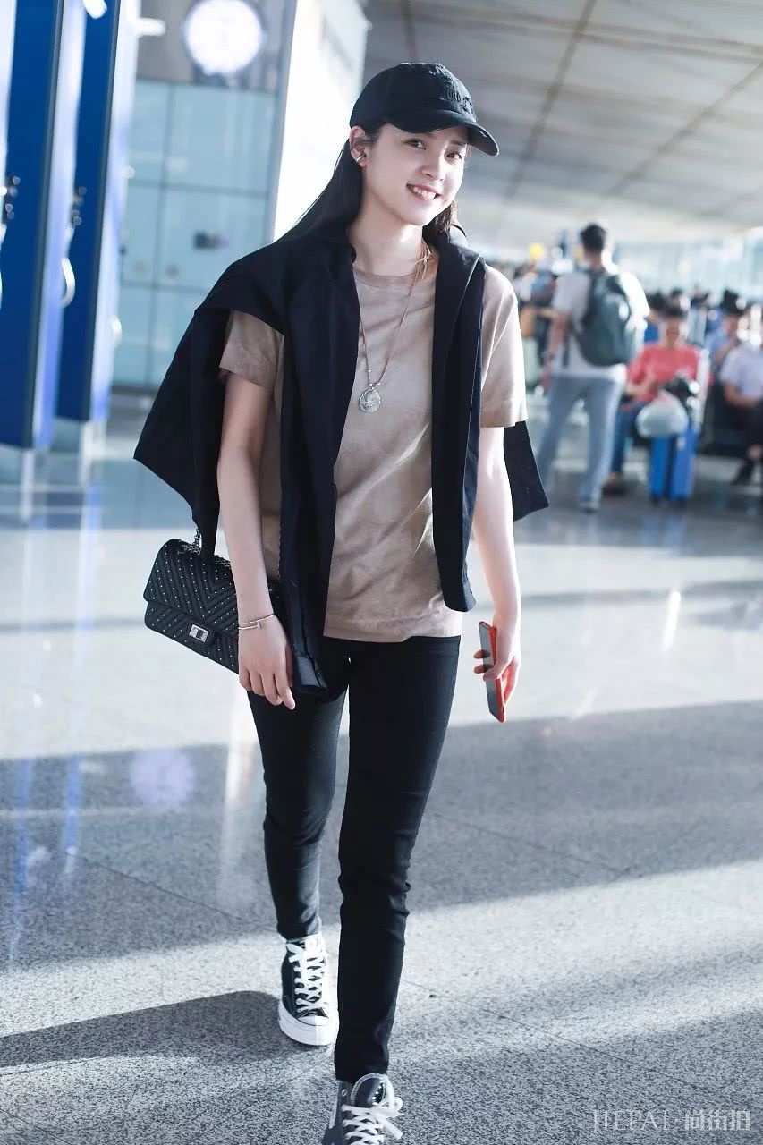 明星街拍 6月又到乱穿衣的季节