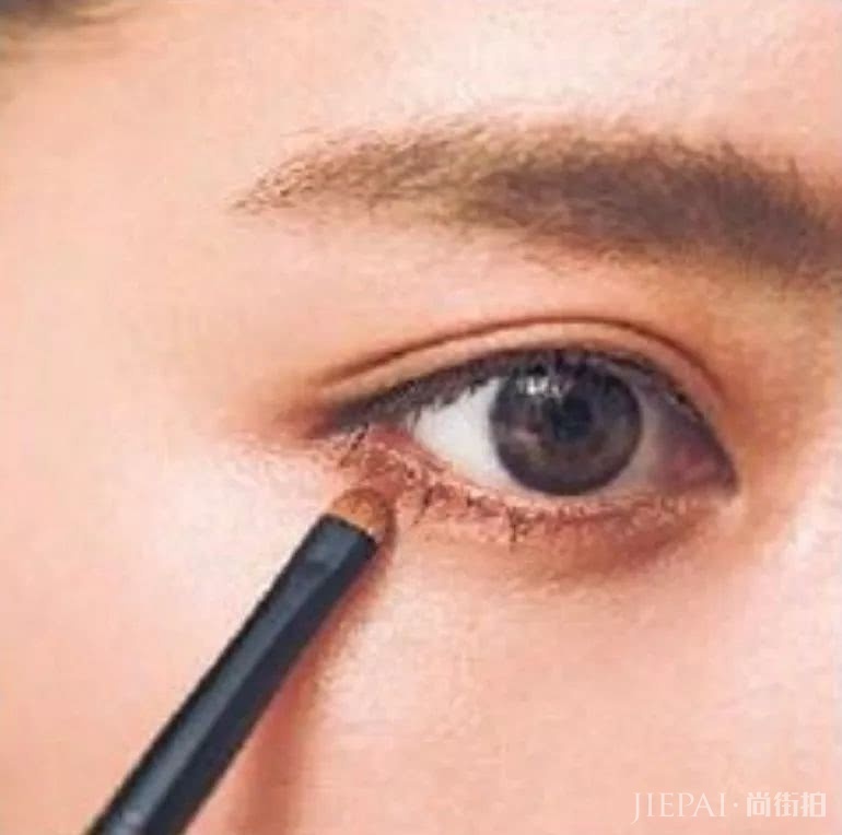 孟美岐的cos“猫女妆”简直绝了