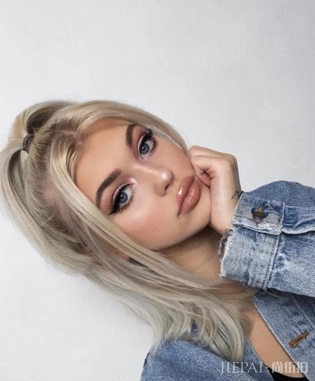 00后网红萝莉ins坐拥1600万粉丝,长得比娃娃还标志!