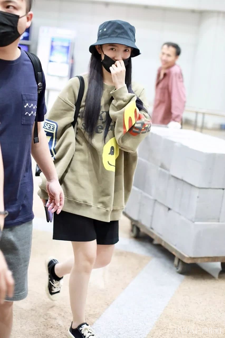 明星街拍 6月又到乱穿衣的季节