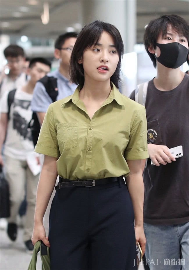 夏季穿清新迷人的牛油果绿单品，给闷热天气带来一丝凉意