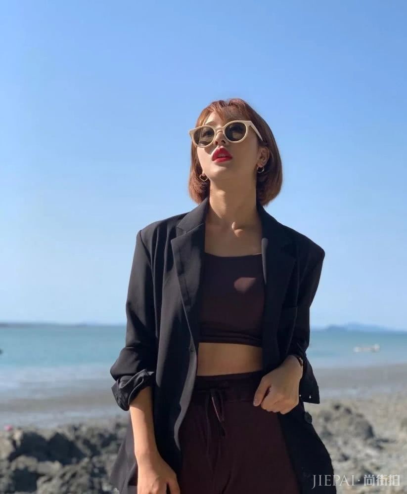 跟着ins上的短发小姐姐们学习夏日穿衣打扮