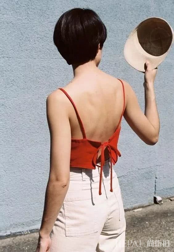 2019年夏天橄榄绿搭配水蓝色,越穿越高级