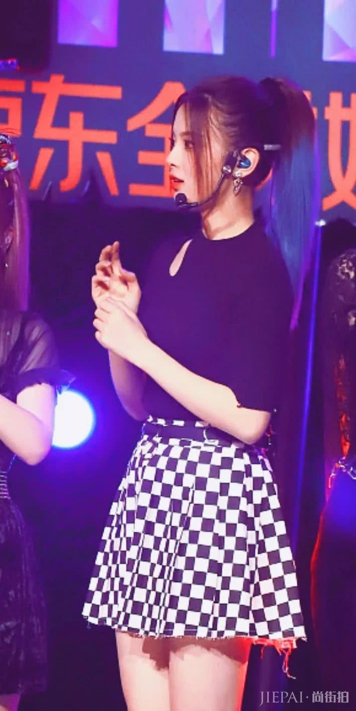 杨超越和AB同框合影完胜?黄金比例神仙颜值果然不是白来的