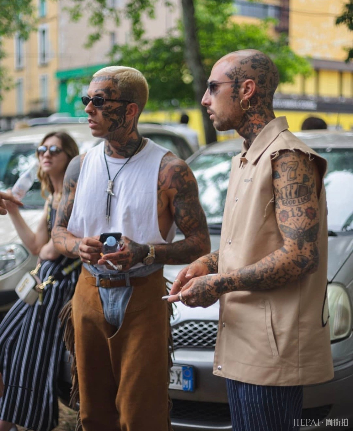 行走的教科书！米兰时装周时尚达人教你玩转街头穿搭！