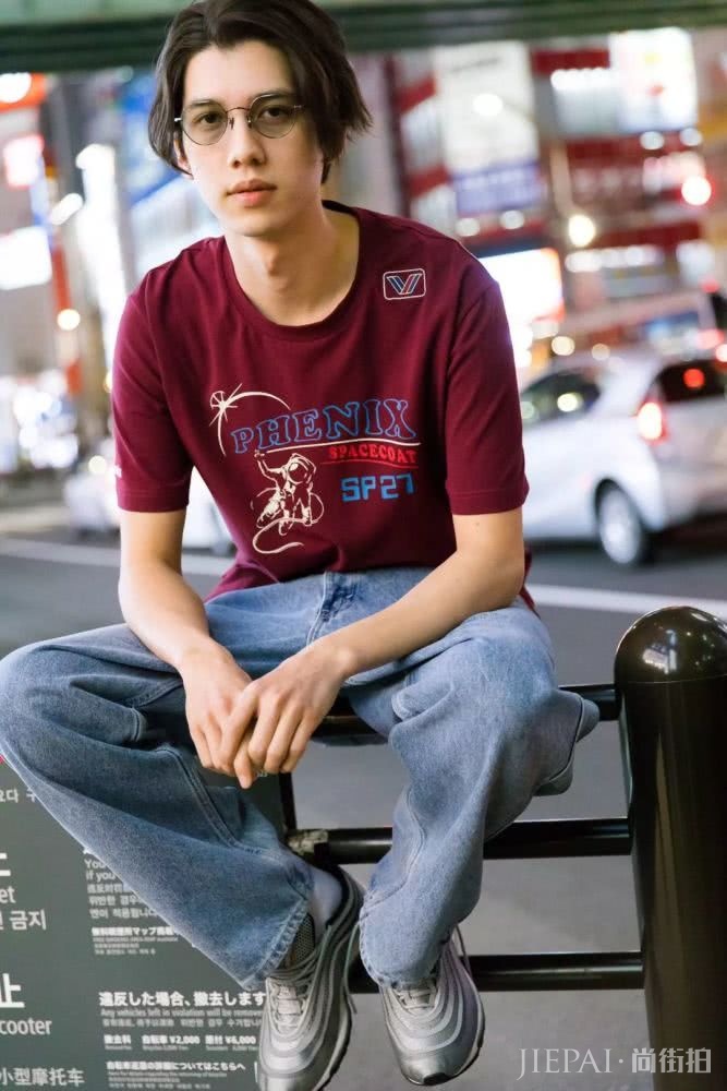 同样是透明匡威，或许它比 Virgil 那双更好看？