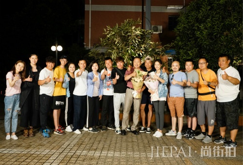 《一日成交》低调杀青 郎月婷霸气演绎高冷女神