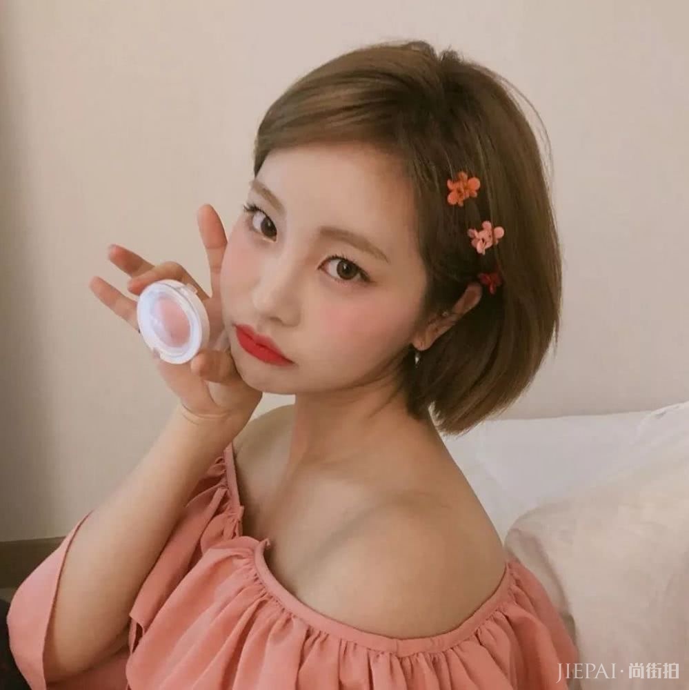 跟着ins上的短发小姐姐们学习夏日穿衣打扮