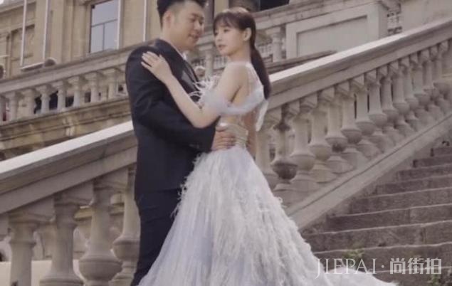 杜海涛沈梦辰婚纱写真首曝光,二人搂腰相依恩爱甜蜜,婚戒醒目