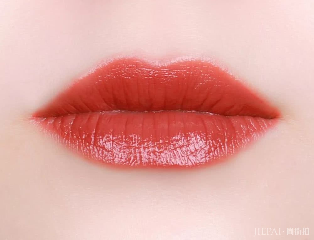 女明星在争先抢后画的妆容，画对了你就是明星