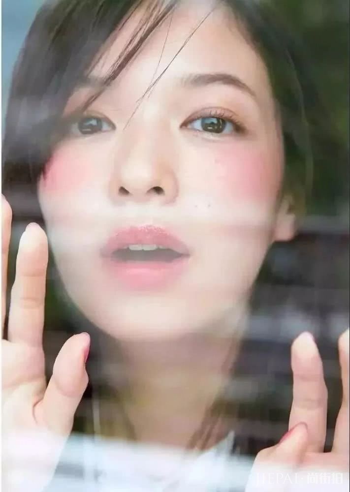 人间水蜜桃雪莉营业了！这个蜜桃妆真的会甜到心坎里！