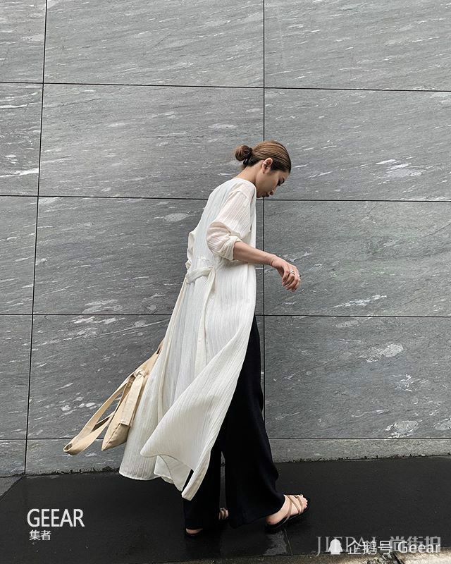 夏天想穿的凉爽又显瘦?和日本博主偷师宽松版型的高级感穿搭