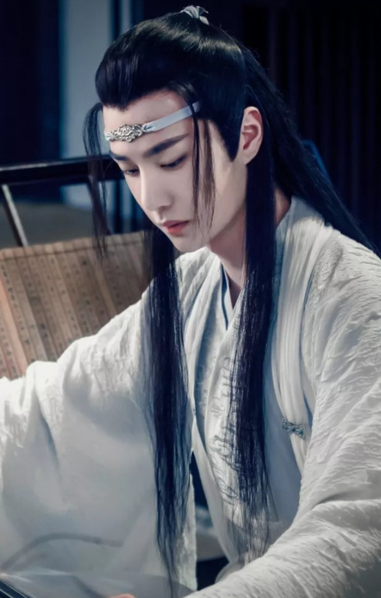 陈情令上线,肖战演魏无羡软萌可爱,而他饰演的蓝忘机却备受吐槽
