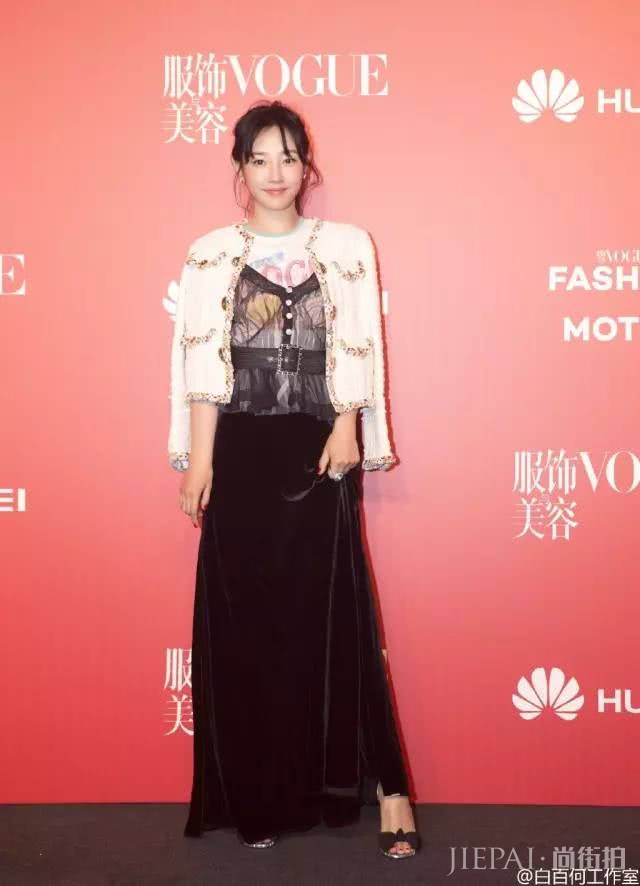 白T恤+小白鞋，搭配起来这么好看！