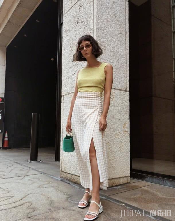 身高只有155，但她却是ins上最受欢迎的时尚博主