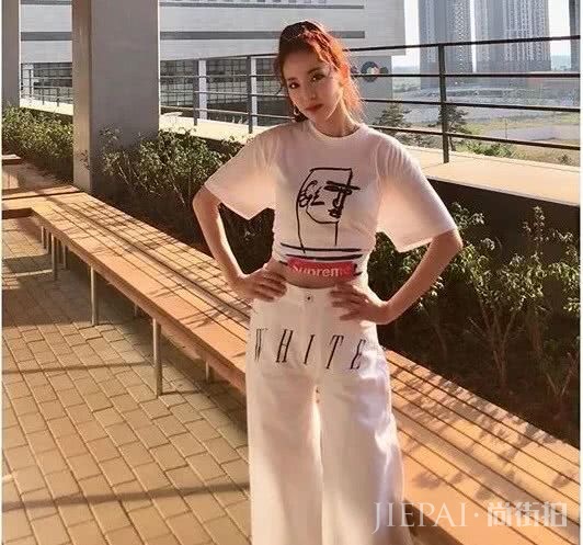 JENNIE、LISA都穿的这件内涵Tee,到底有多体面?