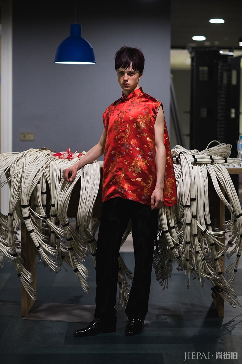 来自高端时尚的深度思维！Martine Rose 2020春夏大秀现场直击！