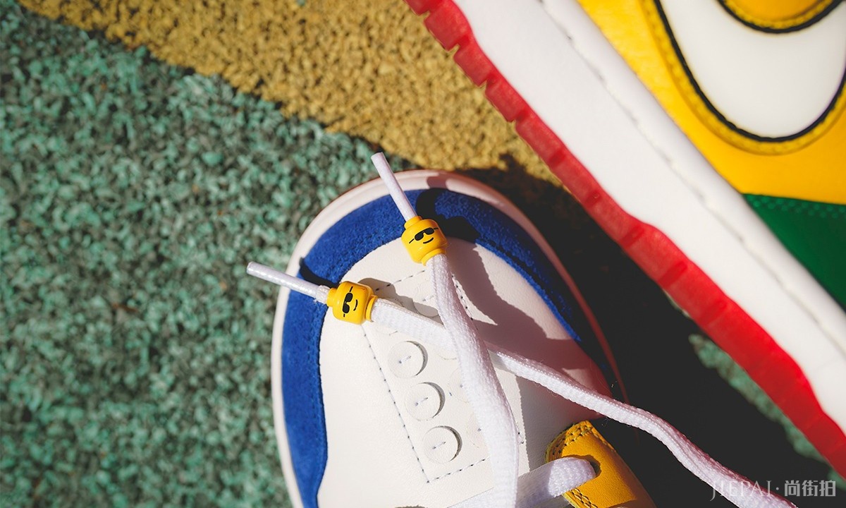 Nike SB Dunk Low “LEGO”配色出现，你的乐高梦要用球鞋实现！