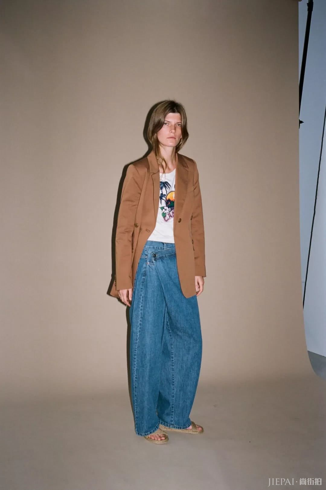 有的人表面看上去很高 其实都靠这条裤子