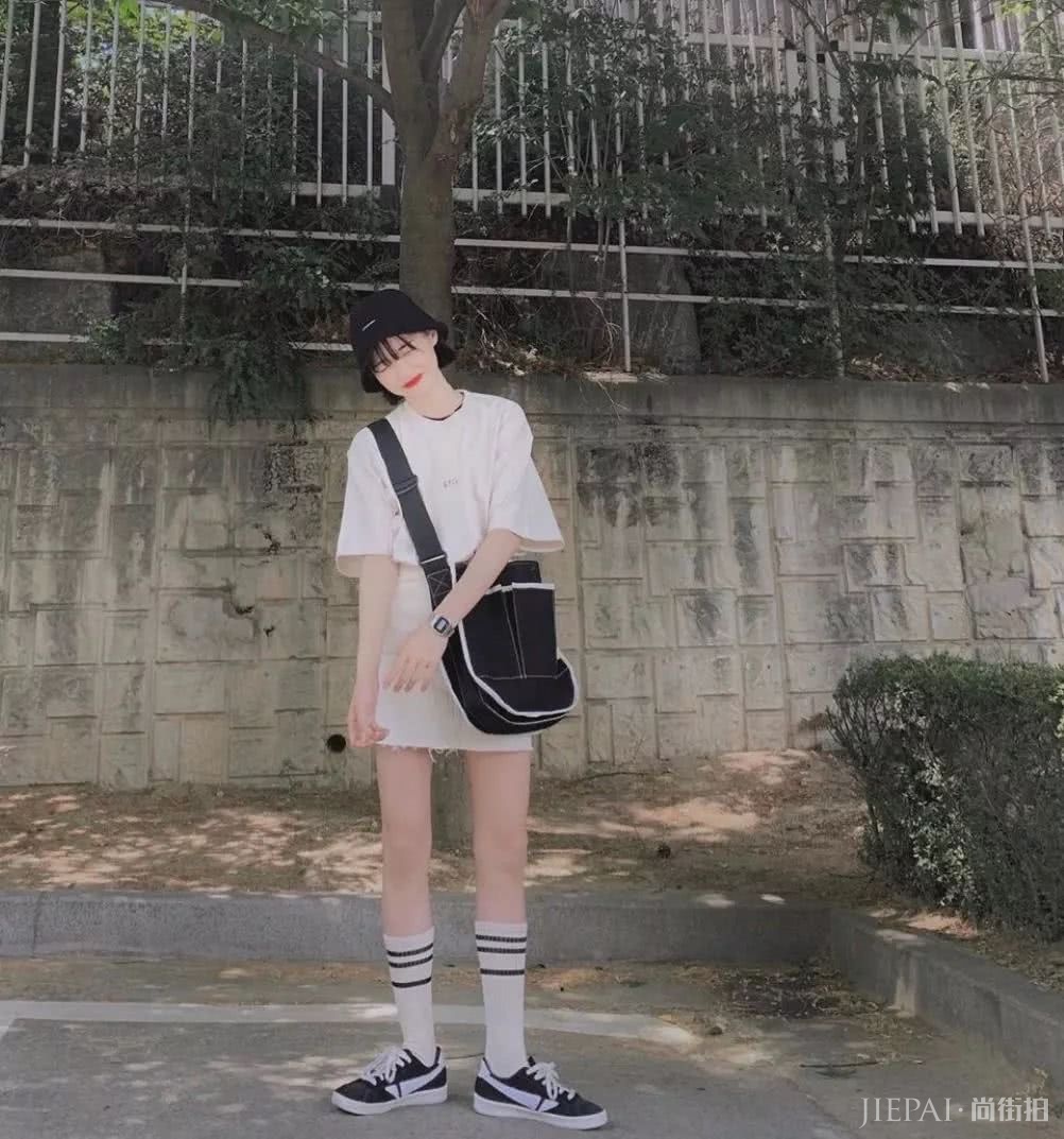 开叉半裙温柔风还自带知性美!纯色搭配穿出女人味,身材个个高挑