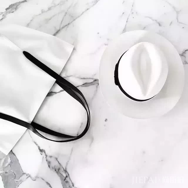 白T选对了,怎么穿都高级
