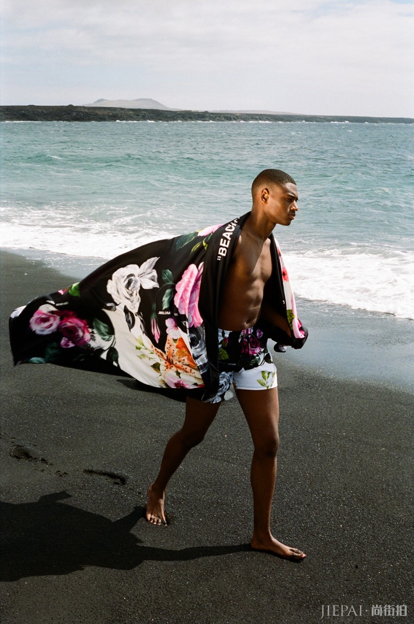 谁说泳装一定要花花绿绿!Off-White x Vilebrequin最新设计堪称用色典范!