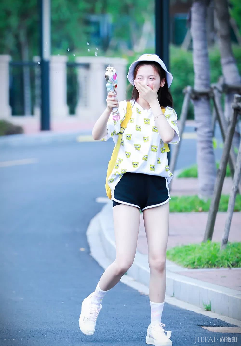 杨超越和AB同框合影完胜?黄金比例神仙颜值果然不是白来的