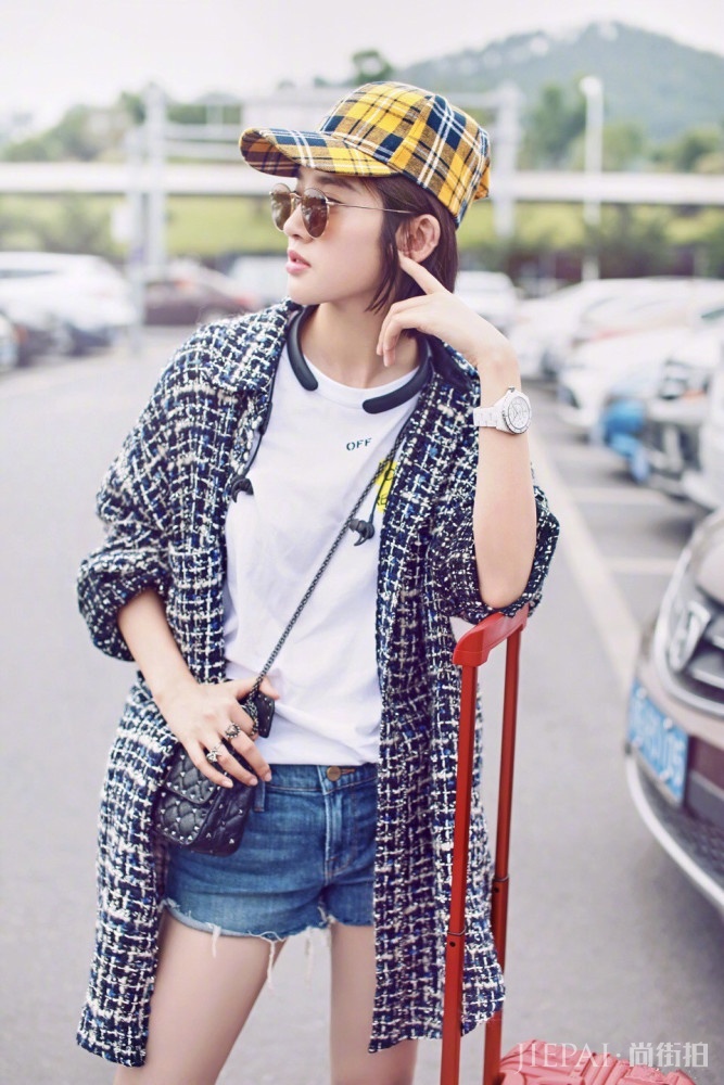 唐艺昕生活照清纯又可爱,造型真养眼