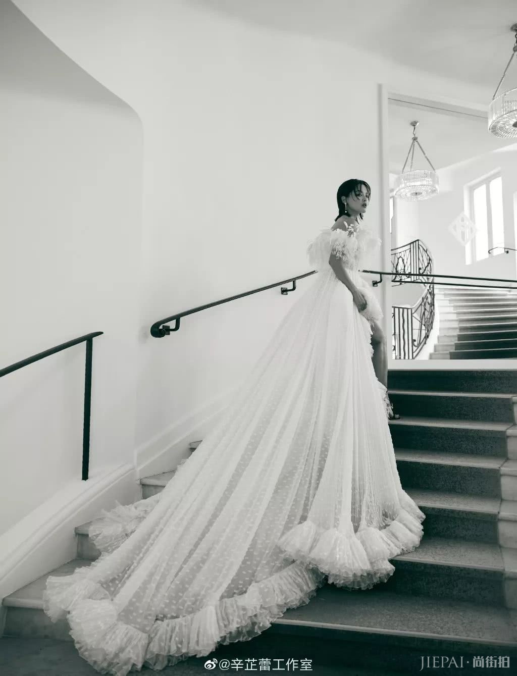 辛芷蕾上海电影节新造型slay全场,这么美,上热搜没得说